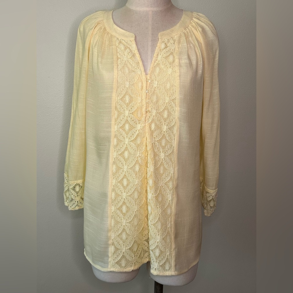 Zac & Rachel Medium Yellow pullover top w/ 3/4 sleeves a lace embellishment NWT - Picture 7 of 10